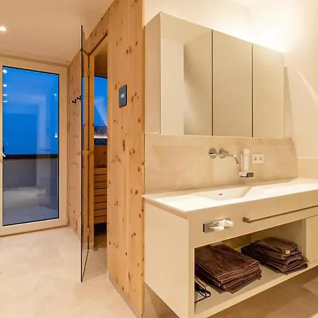 Stunning In With Sauna, Wifi And 2 Bedrooms דירה זאמס