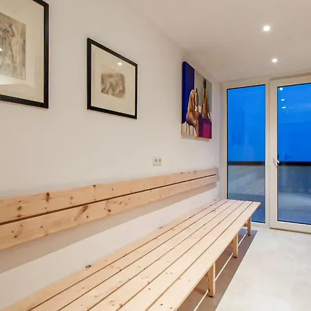 Stunning In With Sauna, Wifi And 2 Bedrooms